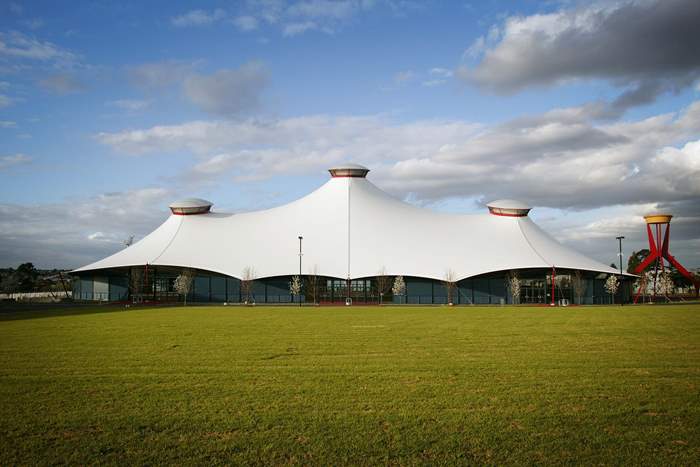 Melbourne_Showgrounds_Grand_Pavilion_by_day.jpg