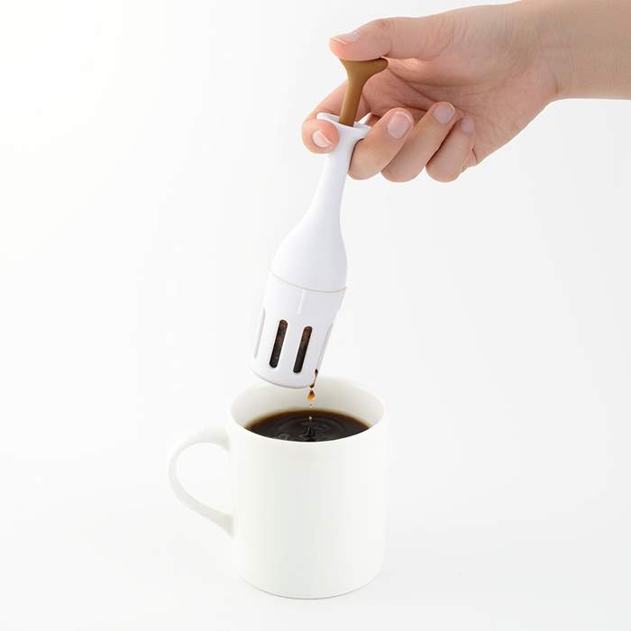 fwx-tiniest-french-press-in-use.jpg